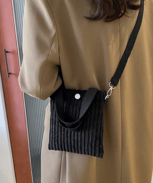 Miniministore(ミニミニストア)の「コーデュロイショルダーバッグ ミニバッグ(ショルダーバッグ・レディース・アイボリー/マジェンタ/ホワイト/ベージュ/ブラック・FREE)」の12枚目の写真