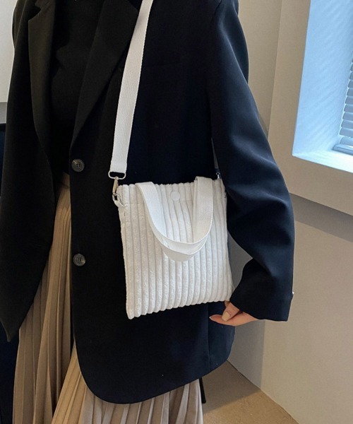 Miniministore(ミニミニストア)の「コーデュロイショルダーバッグ ミニバッグ(ショルダーバッグ・レディース・アイボリー/マジェンタ/ホワイト/ベージュ/ブラック・FREE)」の16枚目の写真