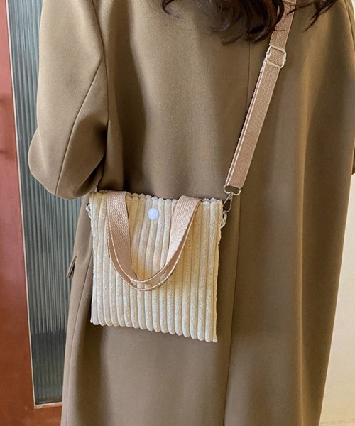 Miniministore(ミニミニストア)の「コーデュロイショルダーバッグ ミニバッグ(ショルダーバッグ・レディース・アイボリー/マジェンタ/ホワイト/ベージュ/ブラック・FREE)」の19枚目の写真