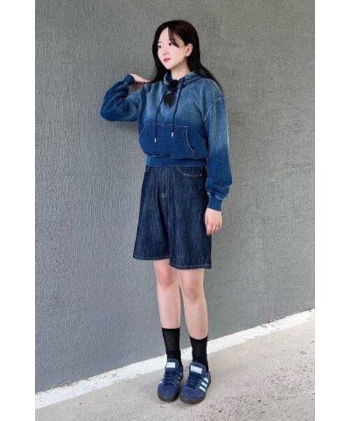 ALYSS（アリス）の「リバースウォッシュドクロップデニムフードティーシャツ[ミッドブルー]（パーカー・レディース・その他・FREE）」の2枚目の写真
