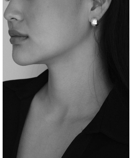 ANOTHERLAYER（アナザーレイヤー）の「Half Dome Earring - Silver (silver925)（ピアス（両耳用）・レディース・その他・FREE）」の2枚目の写真