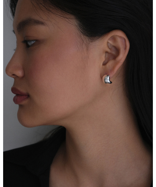 ANOTHERLAYER（アナザーレイヤー）の「Half Dome Earring - Silver (silver925)（ピアス（両耳用）・レディース・その他・FREE）」の3枚目の写真