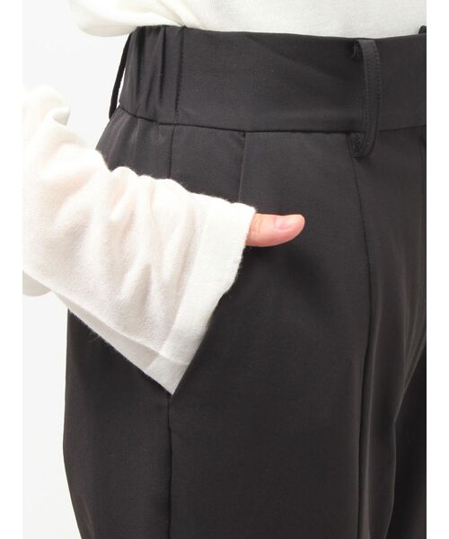 ELENDEEK(エレンディーク)の「スリットスリムパンツ(その他パンツ・レディース・オフホワイト/ブラック・01/02)」の5枚目の写真