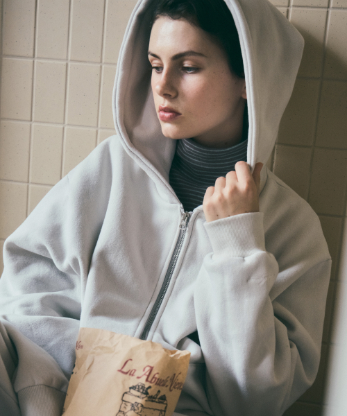 WEDNESDAYOASISFORWOMEN(ウェンズデー オアシス フォー ウーマン)の「ウォームアップベーシック起毛フードジップアップ_LIGHT BEIGE(W25-OT13)(パーカー・レディース・ライトベージュ・OS)」の2枚目の写真