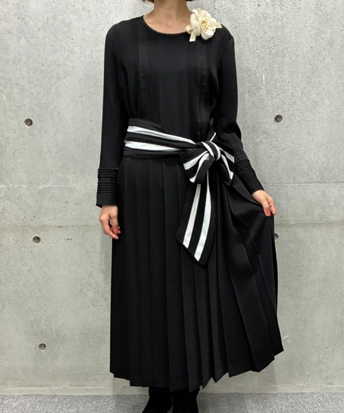 INGEBORG(インゲボルグ)の「サッシュベルト付きワンピース(ワンピース・レディース・ブラック・FREE)」の1枚目の写真