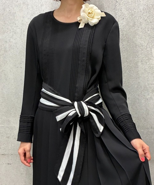 INGEBORG(インゲボルグ)の「サッシュベルト付きワンピース(ワンピース・レディース・ブラック・FREE)」の2枚目の写真
