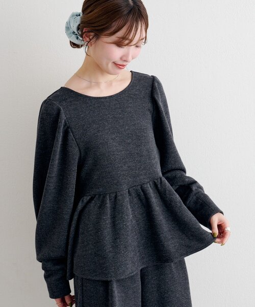 Kastane（カスタネ）の「【一部店舗限定/セットアップ対応】B ニットライクスウェットペプラムトップス（スウェット・レディース・グレー/チャコールグレー/アイボリー・FREE）」の3枚目の写真