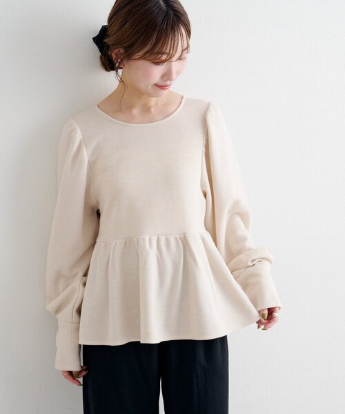 Kastane（カスタネ）の「【一部店舗限定/セットアップ対応】B ニットライクスウェットペプラムトップス（スウェット・レディース・グレー/チャコールグレー/アイボリー・FREE）」の4枚目の写真