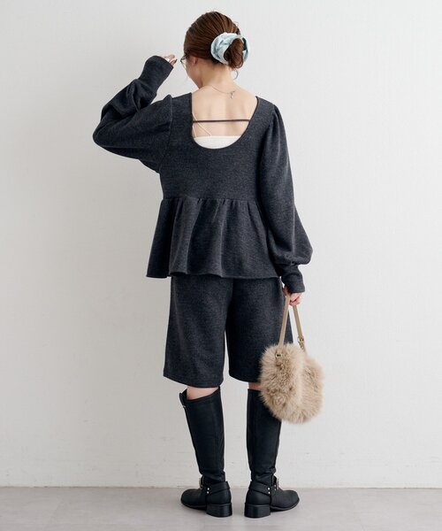 Kastane（カスタネ）の「【一部店舗限定/セットアップ対応】B ニットライクスウェットペプラムトップス（スウェット・レディース・グレー/チャコールグレー/アイボリー・FREE）」の21枚目の写真