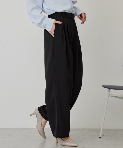 AMERICAN HOLIC(アメリカンホリック)の「【イージーケア】タックストレートパンツ(その他パンツ・レディース・ネイビー/ブラック・L/M)」の3枚目の写真