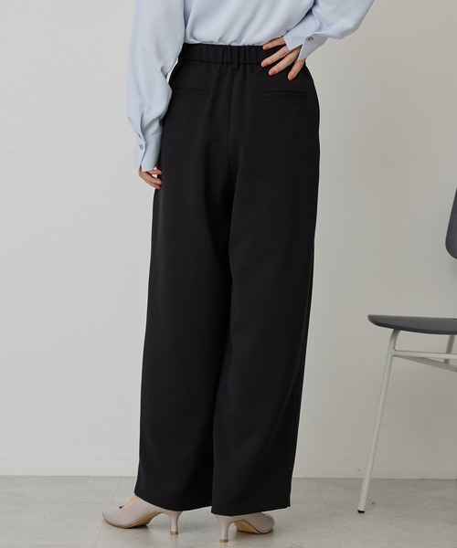 AMERICAN HOLIC(アメリカンホリック)の「【イージーケア】タックストレートパンツ(その他パンツ・レディース・ネイビー/ブラック・L/M)」の4枚目の写真