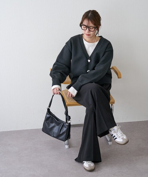 DISCOAT(ディスコート)の「【WEB限定】スポンディッシュメタル釦Vカーディガン(カーディガン/ボレロ・レディース・レッド/チャコールグレー/アイボリー・FREE)」の16枚目の写真