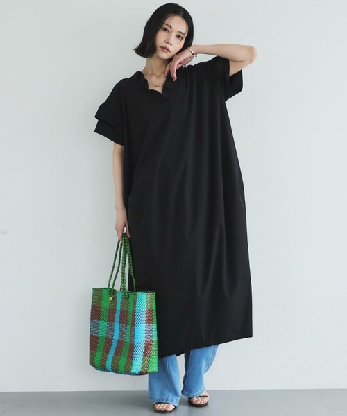 Doux archives(ドゥアルシーヴ)の「【接触冷感/UVカット/マシンウォシャブル】コクーンワンピース(ワンピース・レディース・ブラック/チャコールグレー/カーキ・FREE)」の1枚目の写真