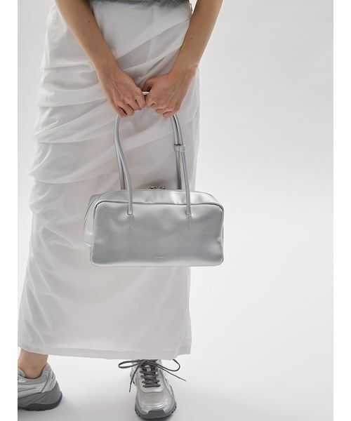 emmi（エミ）の「レザーボストンバッグ（ボストンバッグ・レディース・シルバー/ブラック/レッド/ライム・F）」の6枚目の写真