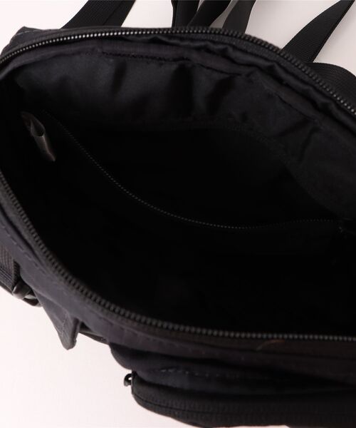 DAKINE（ダカイン）の「DAKINE JAGGER HYBRID HIP PA ショルダーバッグ 【2026年春夏モデル】（ショルダーバッグ・メンズ・ブラック・FREE）」の4枚目の写真