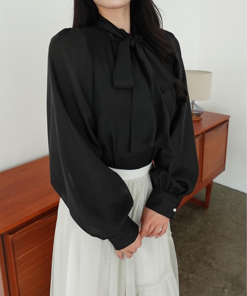 INGNI SOELA（イングソエラ）の「【INGNI　SOELA】袖ボリュームシアーボウタイブラウス／WEB限定（シャツ/ブラウス・レディース・ブラック/ホワイト系6/オフホワイト・FREE）」の3枚目の写真