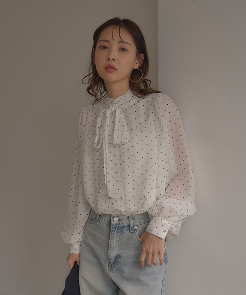 INGNI SOELA（イングソエラ）の「【INGNI　SOELA】袖ボリュームシアーボウタイブラウス／WEB限定（シャツ/ブラウス・レディース・ブラック/ホワイト系6/オフホワイト・FREE）」の22枚目の写真
