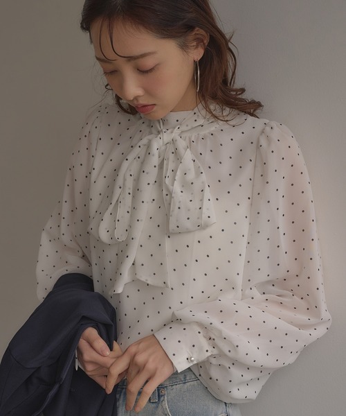 INGNI SOELA（イングソエラ）の「【INGNI　SOELA】袖ボリュームシアーボウタイブラウス／WEB限定（シャツ/ブラウス・レディース・ブラック/ホワイト系6/オフホワイト・FREE）」の21枚目の写真