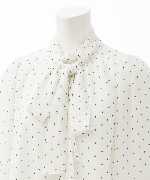 INGNI SOELA（イングソエラ）の「【INGNI　SOELA】袖ボリュームシアーボウタイブラウス／WEB限定（シャツ/ブラウス・レディース・ブラック/ホワイト系6/オフホワイト・FREE）」の4枚目の写真