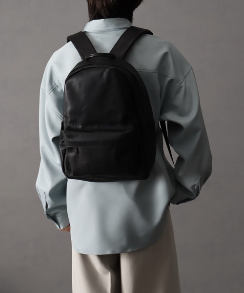 Art re A select(アトリエセレクト)の「【ONE./ワンドット】 レザーミニマルデイパック(バックパック/リュック・メンズ・ブラック・FREE)」の13枚目の写真