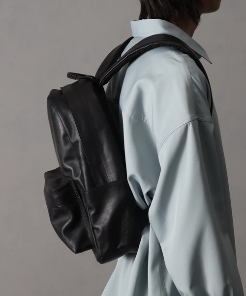 Art re A select(アトリエセレクト)の「【ONE./ワンドット】 レザーミニマルデイパック(バックパック/リュック・メンズ・ブラック・FREE)」の6枚目の写真