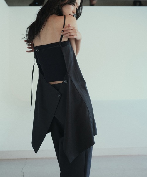 hellam（へラム）の「TRツイルバックオープンチュニックキャミ（キャミソール・レディース・アイボリー/ベージュ/グレー/ブラック・FREE）」の2枚目の写真