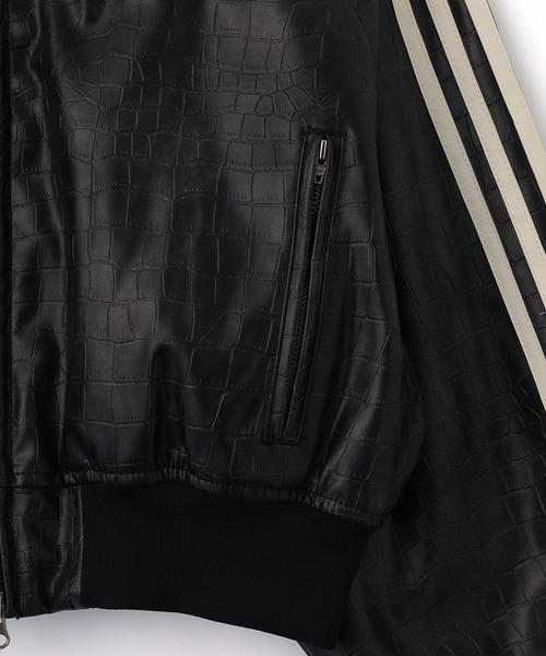 adidas Originals(アディダスオリジナルス)の「adidas W SST PLEATHER JACKET HL222(ブルゾン・メンズ・ブラック/バーガンディー・S/M)」の5枚目の写真