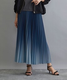 NICOLE white（ニコルホワイト）の「グラデーションプリーツスカート（スカート）」