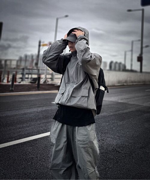 URBANAGE(アーバンエイジ)の「防水ツータックパラシュートワイドパンツ_グレー(その他パンツ・レディース・その他・MEDIUM/LARGE/X-LARGE)」の13枚目の写真