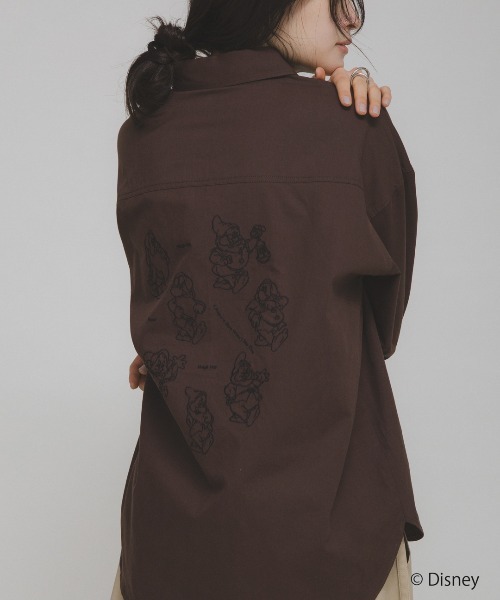 KBF(ケイビーエフ)の「Disney/刺繍シャツ(シャツ/ブラウス・レディース・オフホワイト/ブラウン・ONE)」の2枚目の写真