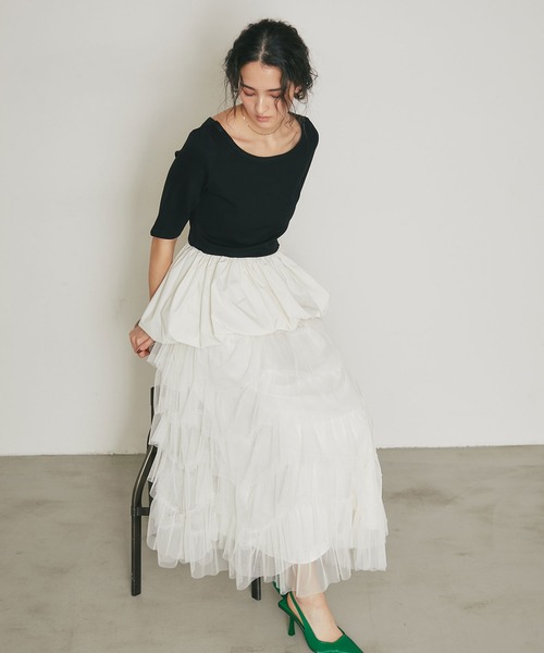 ARVELLIA(アルベリア)の「ASYMMETRIC BALLOON TOP(Tシャツ/カットソー・レディース・グレー/ブラック・M)」の18枚目の写真