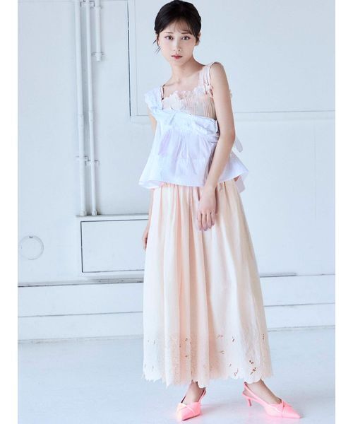 SNIDEL（スナイデル）の「エンブロイダリースカート（スカート・レディース・ピンク/ホワイト/ネイビー・1/0）」の4枚目の写真