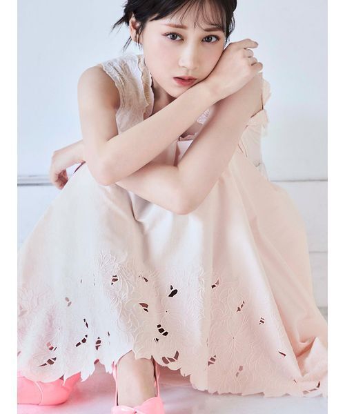 SNIDEL（スナイデル）の「エンブロイダリースカート（スカート・レディース・ピンク/ホワイト/ネイビー・1/0）」の6枚目の写真