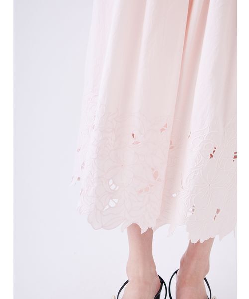 SNIDEL（スナイデル）の「エンブロイダリースカート（スカート・レディース・ピンク/ホワイト/ネイビー・1/0）」の13枚目の写真