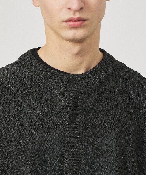 ABAHOUSE（アバハウス）の「ドライタッチ ペーパーライク クルーネックカーディガン（カーディガン/ボレロ・メンズ・ベージュ/ピンクベージュ/ブラック/グレー・46/48）」の6枚目の写真