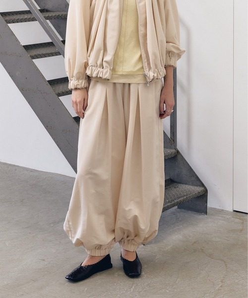 Muel Chic(ミュエルシック)の「Cova pants コヴァパンツ(その他パンツ・レディース・スカイブルー/ブラック/アイボリー・FREE)」の2枚目の写真