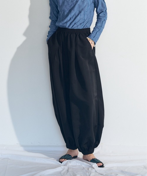 Muel Chic(ミュエルシック)の「Cova pants コヴァパンツ(その他パンツ・レディース・スカイブルー/ブラック/アイボリー・FREE)」の3枚目の写真