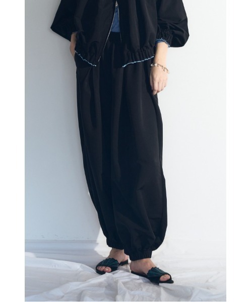 Muel Chic(ミュエルシック)の「Cova pants コヴァパンツ(その他パンツ・レディース・スカイブルー/ブラック/アイボリー・FREE)」の9枚目の写真