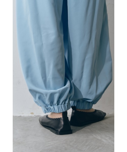 Muel Chic(ミュエルシック)の「Cova pants コヴァパンツ(その他パンツ・レディース・スカイブルー/ブラック/アイボリー・FREE)」の14枚目の写真