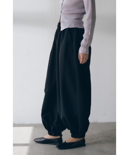 Muel Chic(ミュエルシック)の「Cova pants コヴァパンツ(その他パンツ・レディース・スカイブルー/ブラック/アイボリー・FREE)」の4枚目の写真
