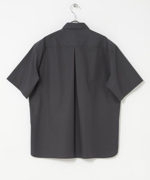 URBAN RESEARCH ROSSO MEN（アーバンリサーチロッソメン）の「『XLサイズあり』『防シワ/防臭』アーバンリラックスブロード半袖シャツ（シャツ/ブラウス・メンズ・チャコールグレー/ブルー/ライトブルー/カーキ/ネイビー/ホワイト・X-LARGE/LARGE/MEDIUM/SMALL）」の15枚目の写真