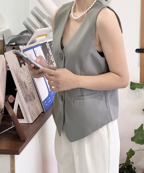 Miniministore(ミニミニストア)の「テーラードベスト ジレ 韓国風 アウター(ベスト・レディース・ライトグレー/アイボリー/ブラック/ダークグレー・FREE)」の15枚目の写真