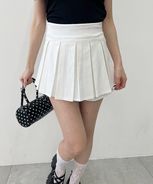 PHILLY(フィリー)の「プリーツドッキングショートパンツ(その他パンツ・レディース・ホワイト/ブラック・FREE)」の10枚目の写真