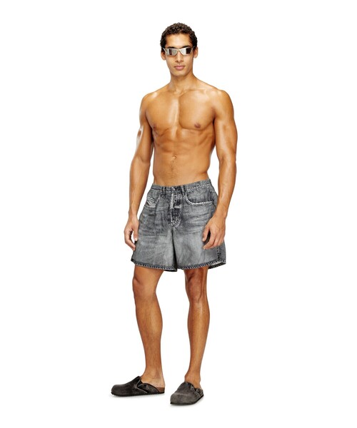DIESEL(ディーゼル)の「メンズ スイムパンツ SOCCER-41-DNM(水着・メンズ・グレー系その他・LARGE/MEDIUM/SMALL/X-LARGE)」の4枚目の写真