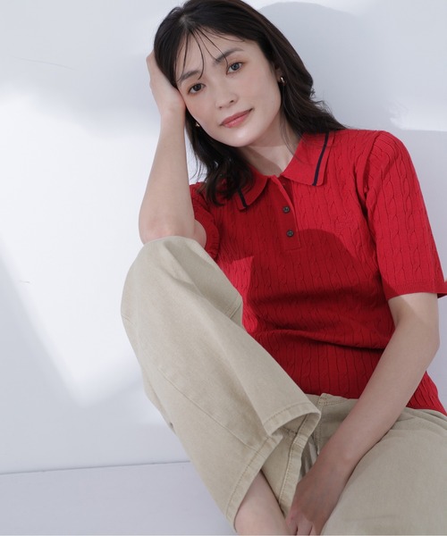NATURAL BEAUTY BASIC(ナチュラルビューティーベーシック)の「ケーブルポロニット(ポロシャツ・レディース・ネイビー/オフホワイト/レッド・フリ-)」の1枚目の写真