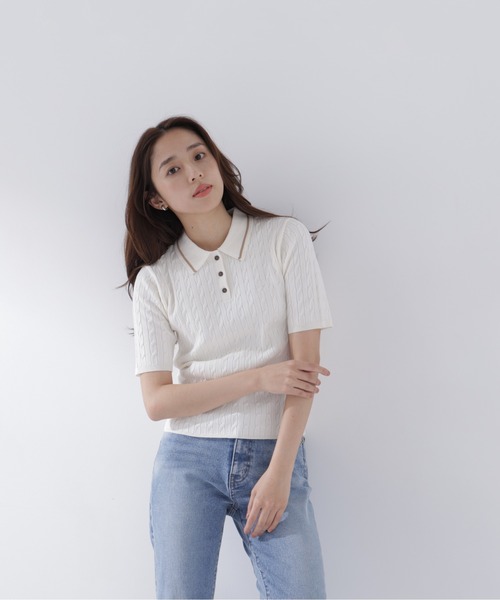 NATURAL BEAUTY BASIC(ナチュラルビューティーベーシック)の「ケーブルポロニット(ポロシャツ・レディース・ネイビー/オフホワイト/レッド・フリ-)」の4枚目の写真