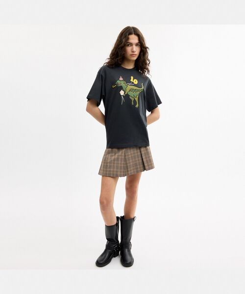 COACH（コーチ）の「レキシー リラックスド ティーシャツ（Tシャツ/カットソー・レディース・ブラック系その他・SMALL/MEDIUM/LARGE）」の3枚目の写真
