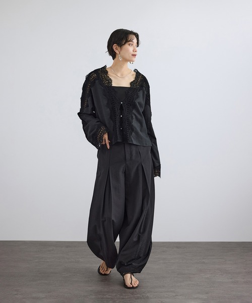 SALON adam et rope'(サロン アダム エ ロペ)の「リトリートレースブラウス(シャツ/ブラウス・レディース・オフホワイト/ブラック・FREE)」の6枚目の写真
