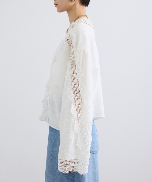 SALON adam et rope'(サロン アダム エ ロペ)の「リトリートレースブラウス(シャツ/ブラウス・レディース・オフホワイト/ブラック・FREE)」の11枚目の写真