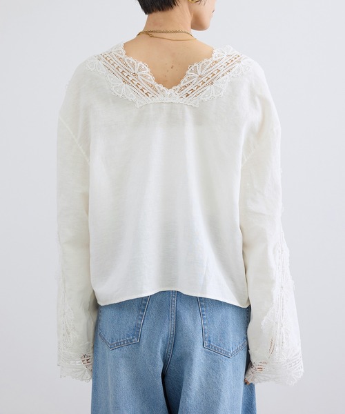 SALON adam et rope'(サロン アダム エ ロペ)の「リトリートレースブラウス(シャツ/ブラウス・レディース・オフホワイト/ブラック・FREE)」の12枚目の写真